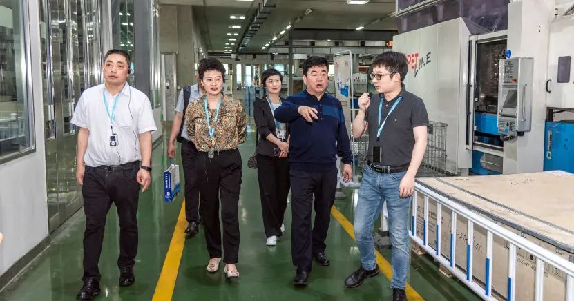 孙华忠广东招商考察_修文县清洁设备制造合作_佛山格美清洁设备有限公司