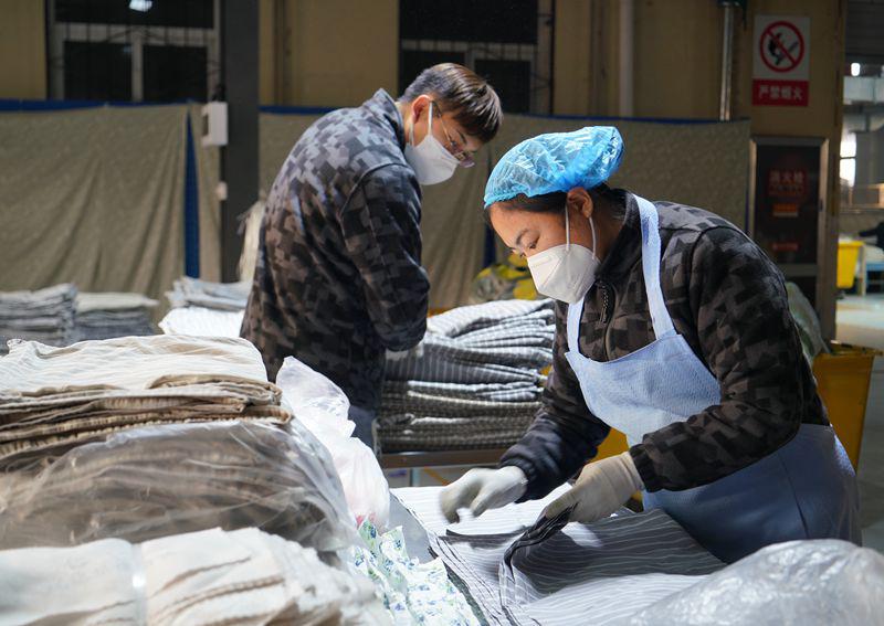 春节铁路卧具洗涤_兰州客运段洗涤工_床单清洗设备