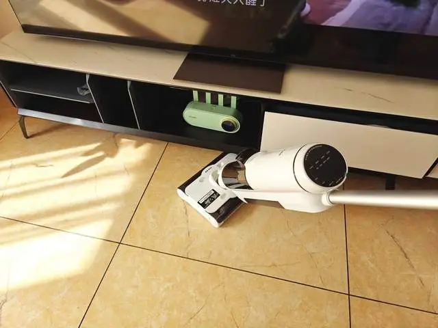 手推式洗地机品牌推荐_手推式洗地机chiy_洗地机与扫地机器人对比